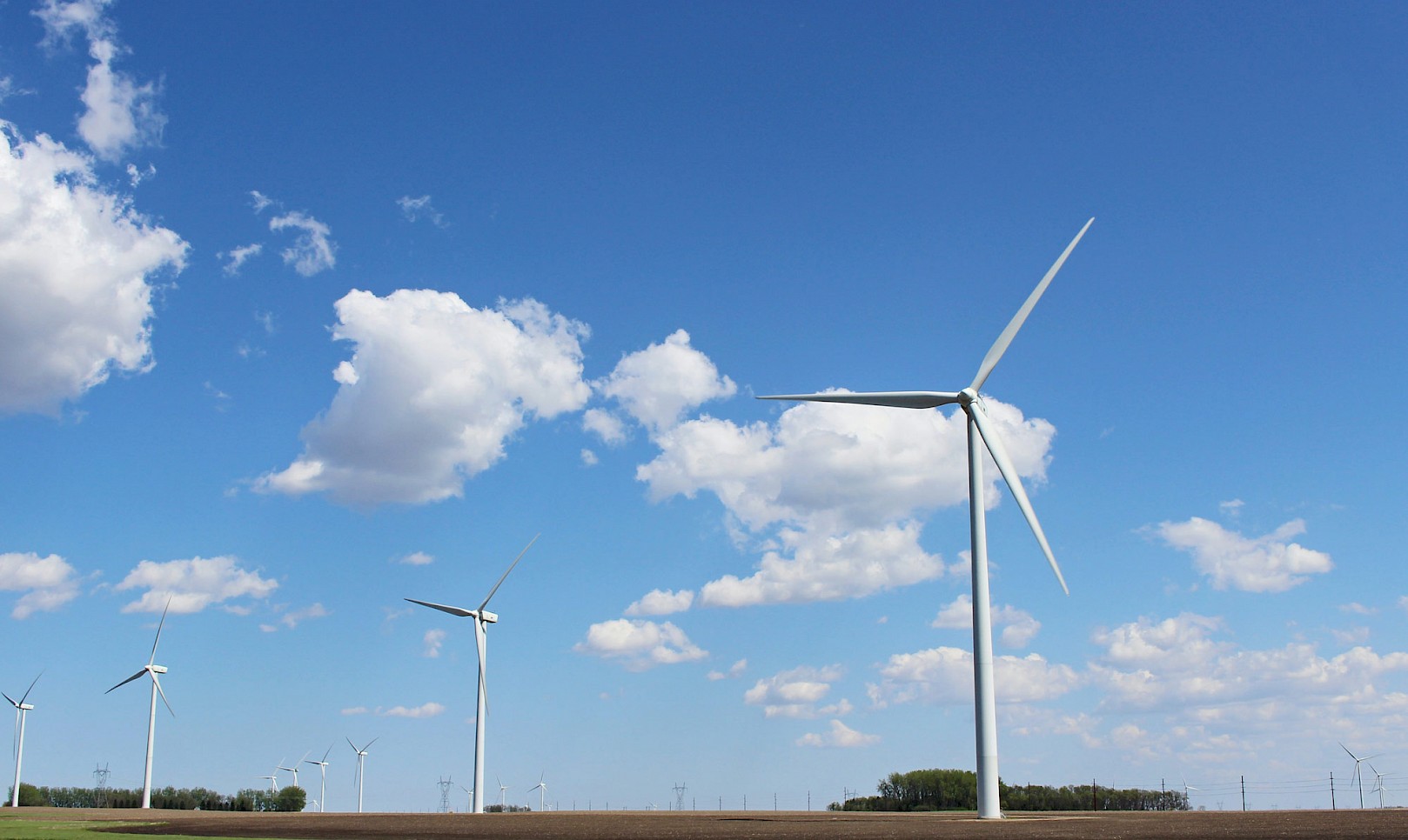 Glass experts seek carbon free glass making materials