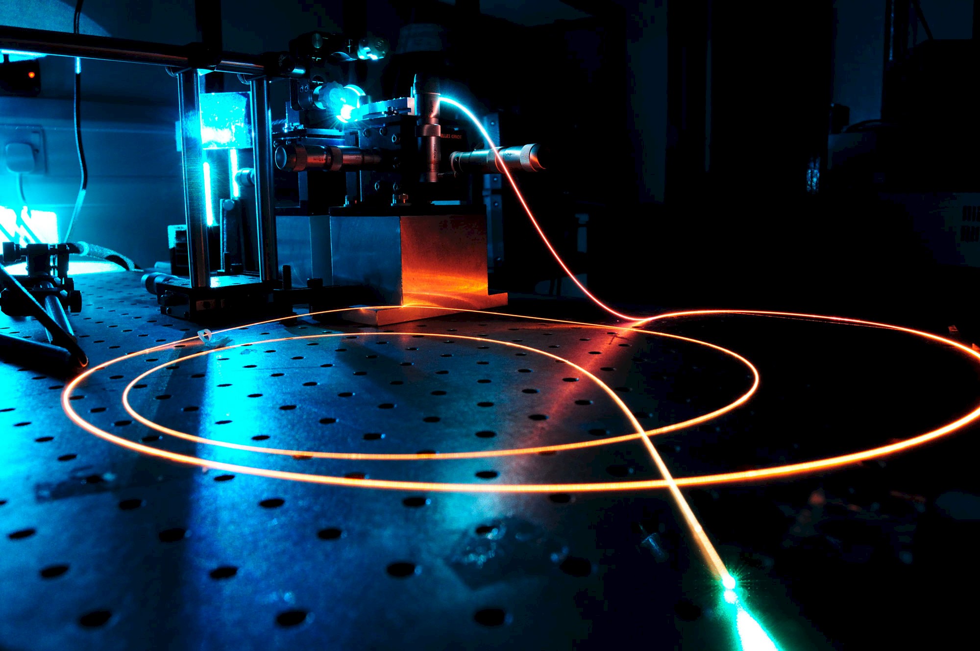 Femtosecond-pulsed-laser augment/bioglass sintering technique for implant customisation