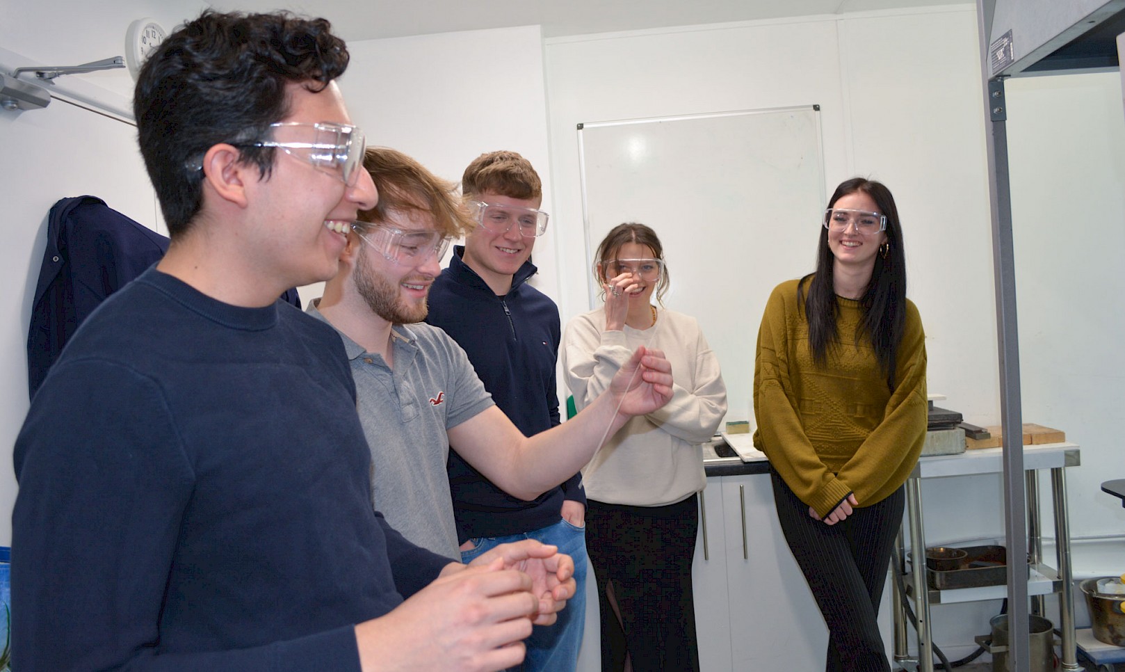 University of Sheffield students' potential breakthrough solutions on glass melt stirrer design